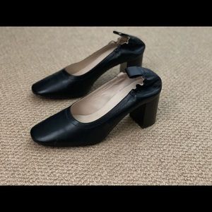 Everlane black pumps